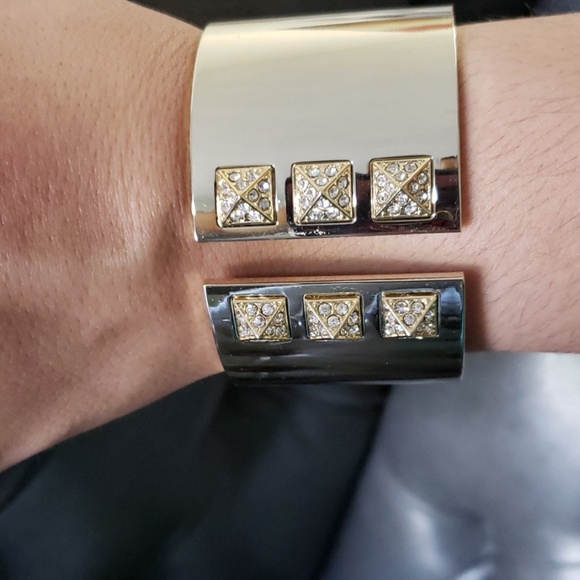 Victoria Secret Cuff ❗New❗ - Picture 2 of 3